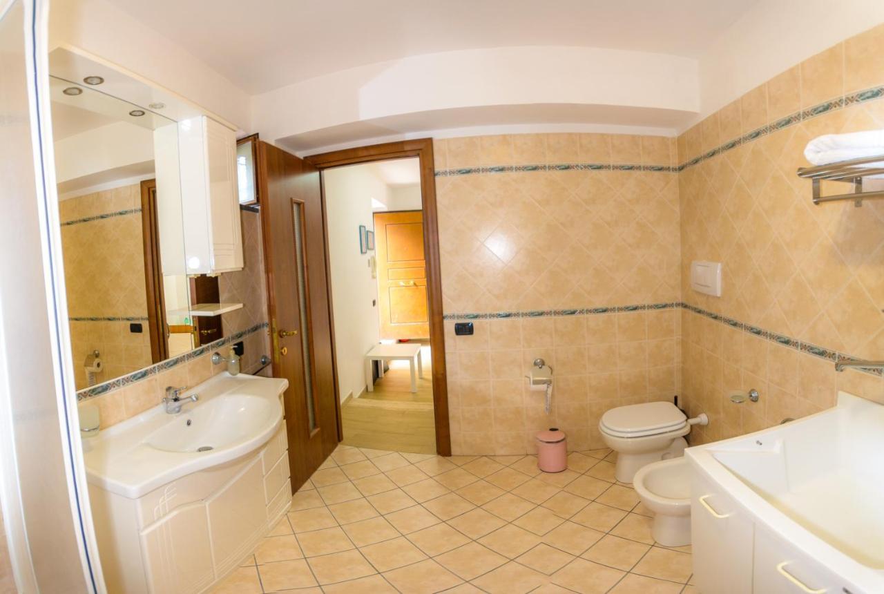 Quintessenza - Sorrento Coast Rentroom ヴィーコ・エクエンセ エクステリア 写真