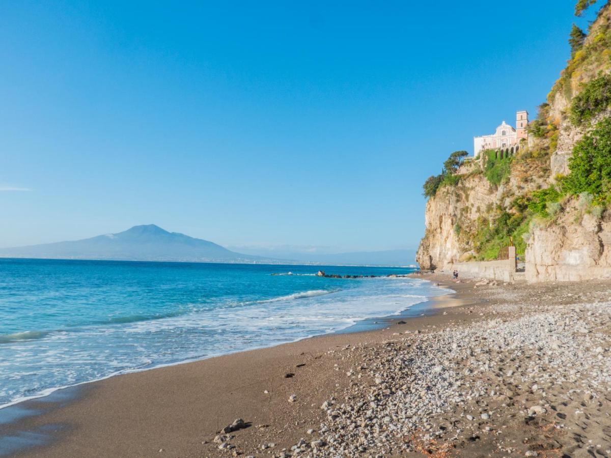 Quintessenza - Sorrento Coast Rentroom ヴィーコ・エクエンセ エクステリア 写真
